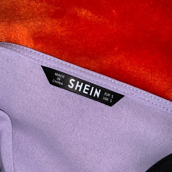 Small Fluttersleeve Lilac Mini Dress - Picture 3 of 4